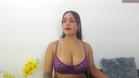 Snapshot of renatabrownn28 chatting on 06.13.26 renatabrownn28 online show from 06.13.26