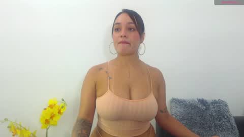 Snapshot of renatabrownn28 chatting on 06.16.26 renatabrownn28 online show from 06.16.26