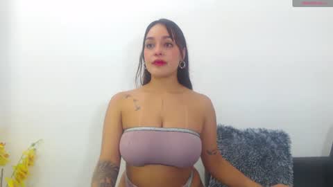 Snapshot of renatabrownn28 chatting on 07.04.26 renatabrownn28 online show from 07.04.26