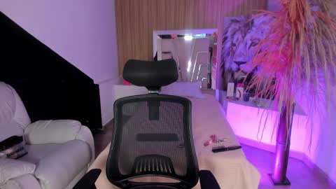 Renata online show from 03.25.26