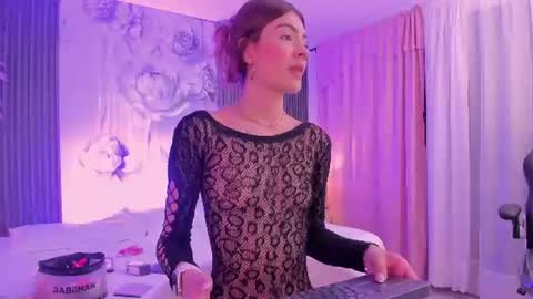 Snapshot of renatamason chatting on 06.30.26 Renata online show from 06.30.26