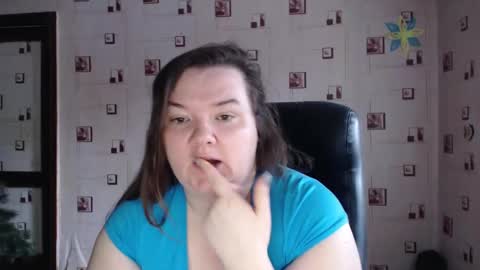 Snapshot of renataoia chatting on 02.05.25 renataoia online show from 02.05.25