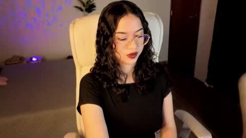 Snapshot of renaxi_smith chatting on 10.03.25 renaxi_smith online show from 10.03.25