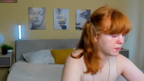 Snapshot of reneefoxy_ chatting on 07.08.26 reneefoxy_ online show from 07.08.26
