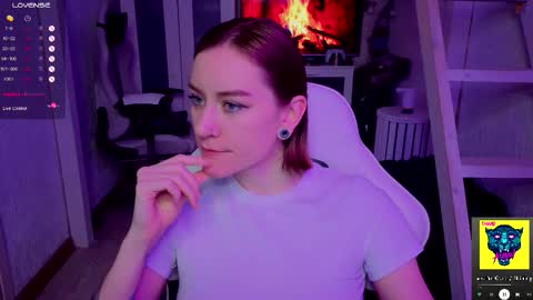 Snapshot of retromarie chatting on 11.09.25 Rie online show from 11.09.25