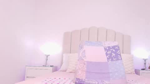 Snapshot of reven_lilith chatting on 11.06.25 REVEN online show from 11.06.25