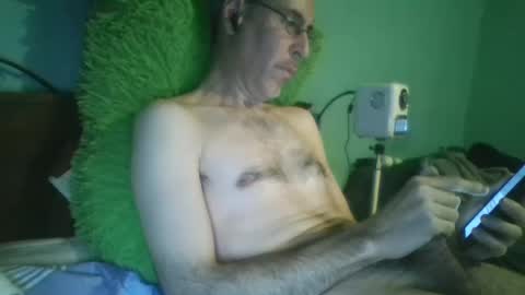 Snapshot of reyes_albert2006 chatting on 02.24.25 reyes_albert2006 online show from 02.24.25