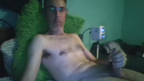 Snapshot of reyes_albert2006 chatting on 09.16.25 reyes_albert2006 online show from 09.16.25