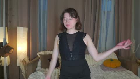 Snapshot of rhebageigel chatting on 05.07.26 Nanami online show from 05.07.26