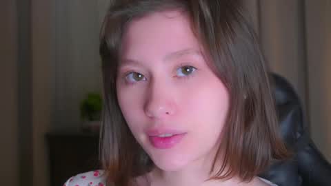 Snapshot of rhebageigel chatting on 06.08.26 Nanami online show from 06.08.26