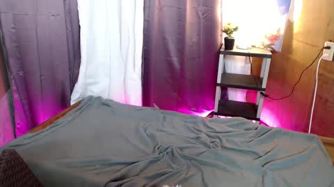 HI GUYS IM RHIAN PLEASE GIVE ME THUMBS UP online show from 01.15.25