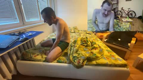 Snapshot of ricciardio chatting on 09.22.25 ricciardio online show from 09.22.25