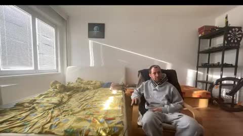 Snapshot of ricciardio chatting on 10.05.25 ricciardio online show from 10.05.25