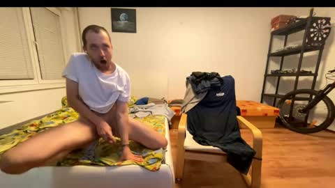 Snapshot of ricciardio chatting on 10.05.25 ricciardio online show from 10.05.25