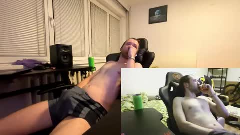 Snapshot of ricciardio chatting on 10.19.25 ricciardio online show from 10.19.25