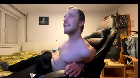 Snapshot of ricciardio chatting on 11.10.25 ricciardio online show from 11.10.25