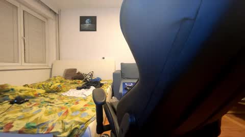 Snapshot of ricciardio chatting on 11.26.25 ricciardio online show from 11.26.25