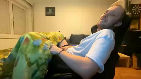 Snapshot of ricciardio chatting on 11.29.25 ricciardio online show from 11.29.25