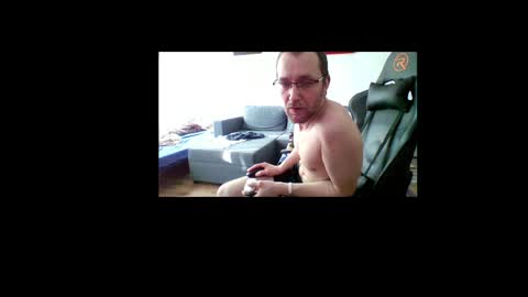 Snapshot of ricciardio chatting on 04.06.26 ricciardio online show from 04.06.26