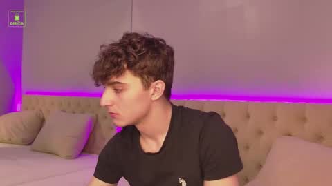 Snapshot of richard_steele_hot chatting on 11.02.25 Richard online show from 11.02.25