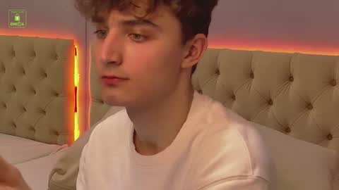 Snapshot of richard_steele_hot chatting on 11.06.25 Richard online show from 11.06.25