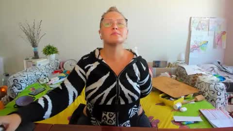 Snapshot of richlucky555 chatting on 11.03.25 Anna - not anna - right Anna online show from 11.03.25