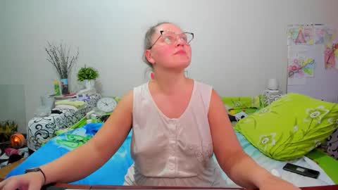 Anna - not anna - right Anna  online show from 03.31.26