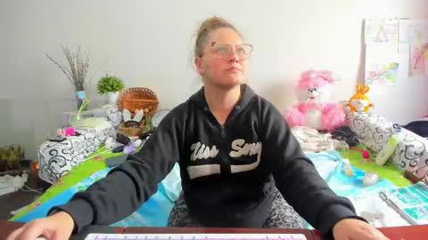 Anna - not anna - right Anna  online show from 04.19.26