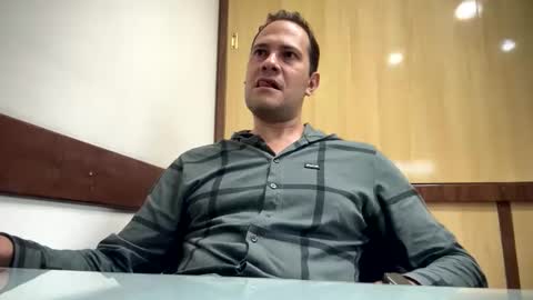 Snapshot of rick503835 chatting on 11.18.25 Rick Arian online show from 11.18.25