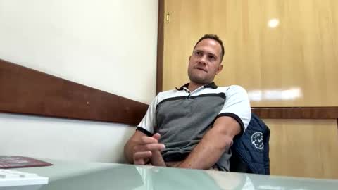 Snapshot of rick503835 chatting on 11.26.25 Rick Arian online show from 11.26.25