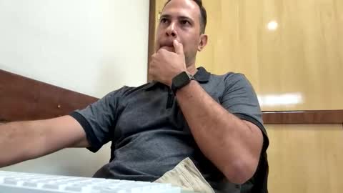 Snapshot of rick503835 chatting on 12.01.25 Rick Arian online show from 12.01.25