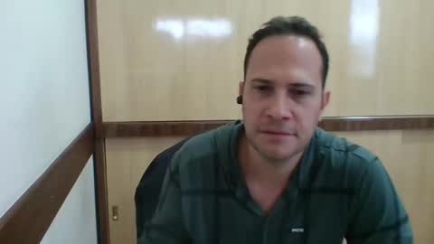 Snapshot of rick503835 chatting on 12.17.25 Rick Arian online show from 12.17.25