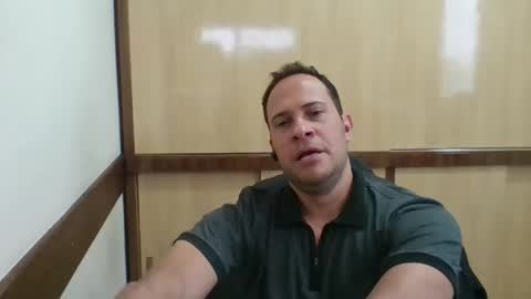 Snapshot of rick503835 chatting on 12.18.25 Rick Arian online show from 12.18.25