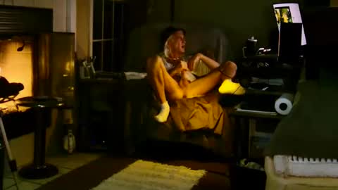 Snapshot of ricks4fun chatting on 10.28.25 PINK HOLE TWINK online show from 10.28.25