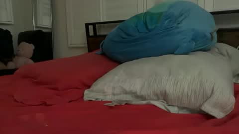 Snapshot of rider853 chatting on 12.22.25 rider853 online show from 12.22.25