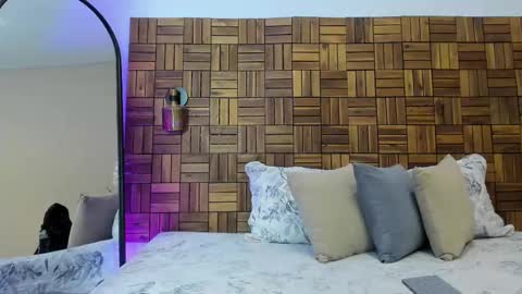 Sara online show from 10.31.25