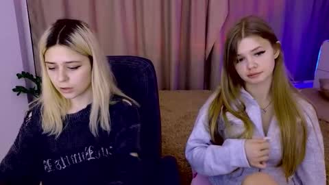 Snapshot of riinaaa chatting on 12.21.25 Rina online show from 12.21.25