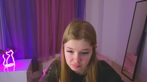 Snapshot of riinaaa chatting on 01.12.26 Rina online show from 01.12.26