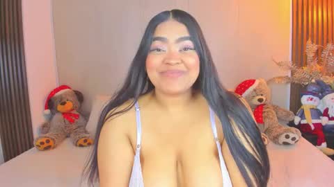 Snapshot of rileydolly chatting on 11.21.25 RileyDolly online show from 11.21.25