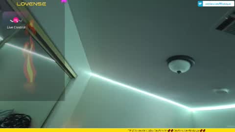 Snapshot of rileylogan chatting on 06.12.26 Riley Logan online show from 06.12.26