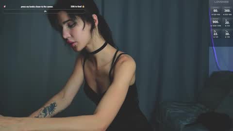 Snapshot of rinacain chatting on 09.28.25 RINA online show from 09.28.25