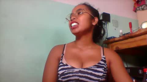 rinah856024 online show from 04.19.26