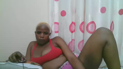 Snapshot of rineeh chatting on 11.16.25 rineeh online show from 11.16.25