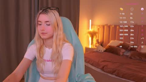 Snapshot of rinrace chatting on 02.25.26 aiko online show from 02.25.26