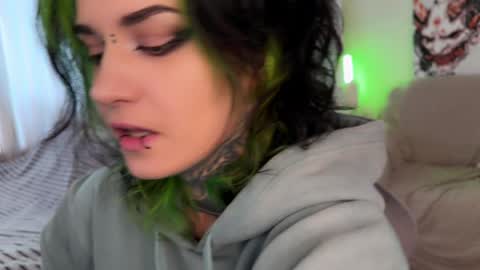   DianaBrite            fansl y online show from 03.31.26