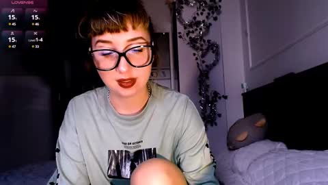 Snapshot of riri_rich chatting on 01.16.25 Rita online show from 01.16.25