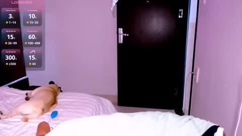 Snapshot of riri_rich chatting on 10.01.25 Rita online show from 10.01.25