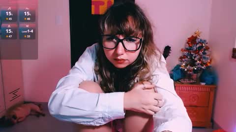 Snapshot of riri_rich chatting on 12.18.25 Rita online show from 12.18.25