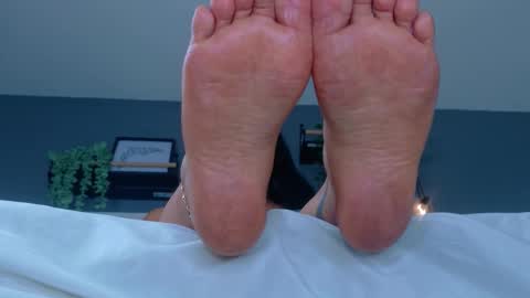 RIRI  online show from 03.08.26