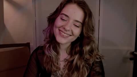 Snapshot of risha_laass chatting on 12.18.24 risha_laass online show from 12.18.24